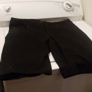 Code Bleu Black Capris 14